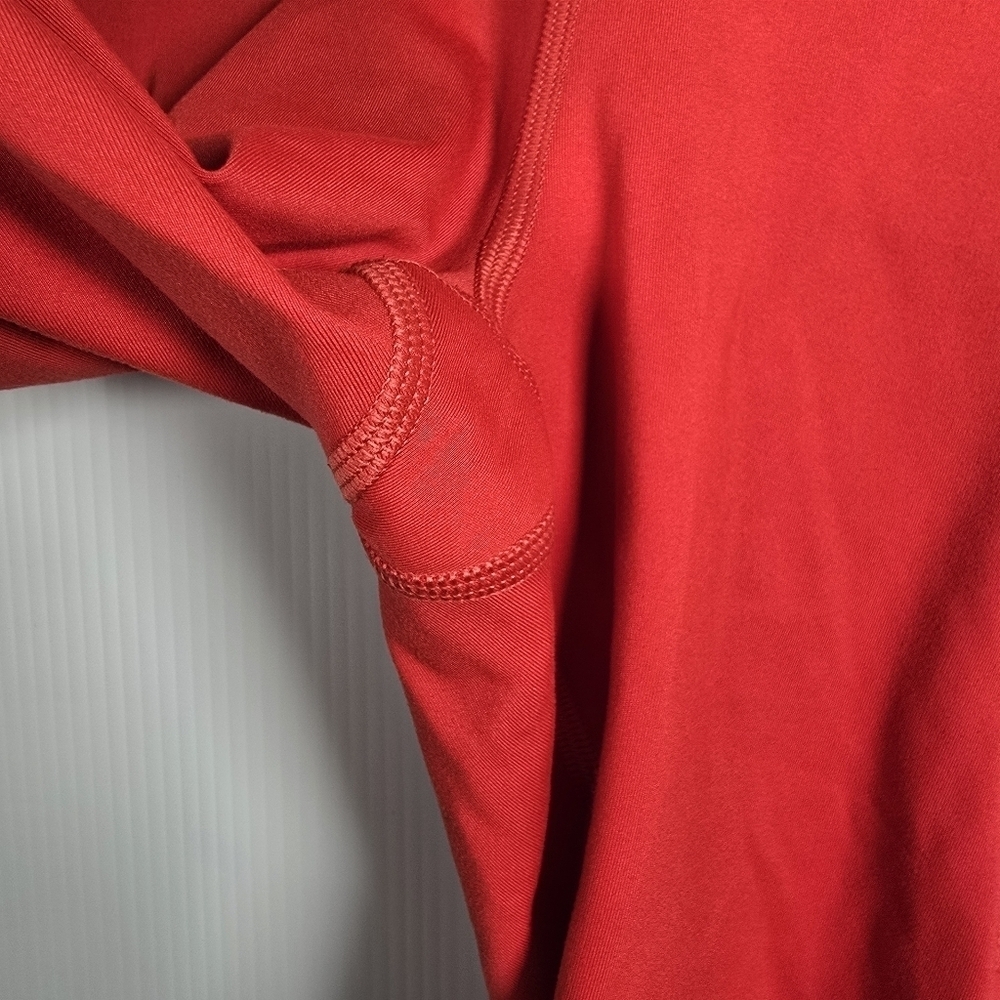 The North Face Women's Red Bike Shorts Size M Pockets - Picture 8 of 12